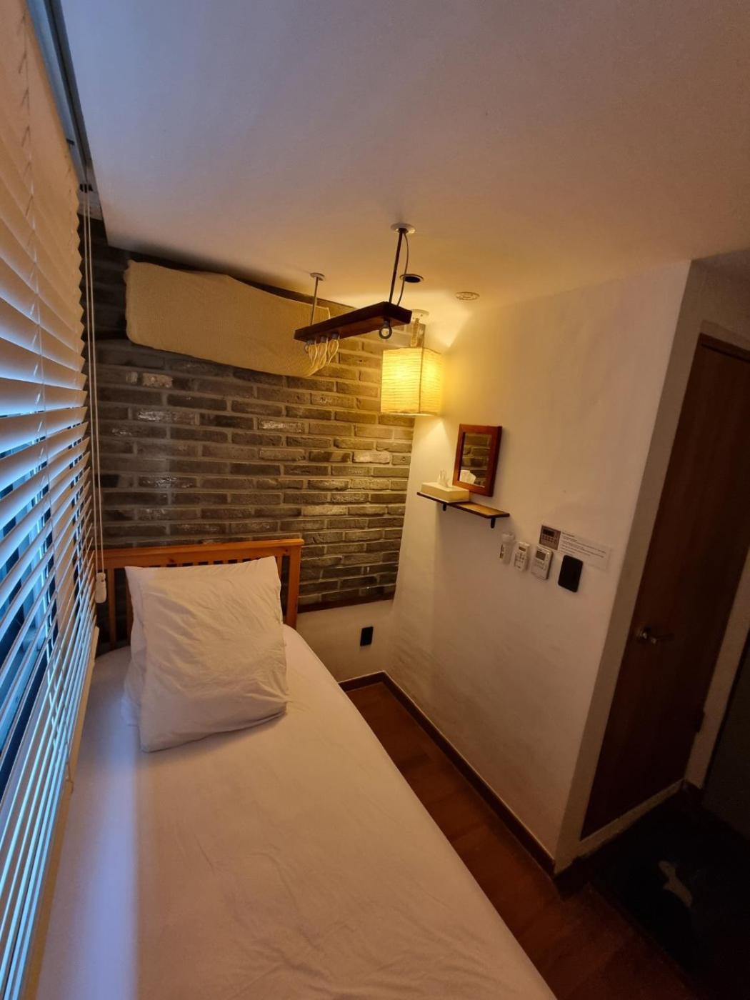 Hwon Guesthouse Сеул Екстериор снимка